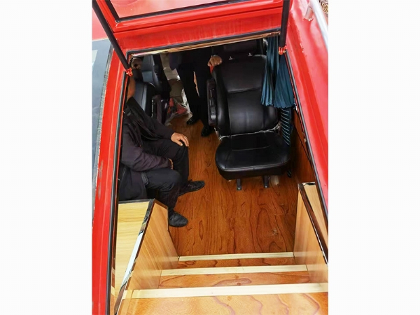 7.8米全棚10座商務(wù)快艇-進(jìn)倉方式